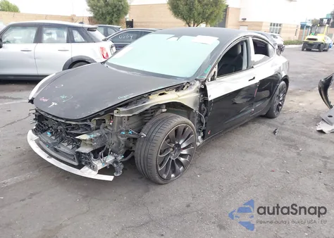 2021 Tesla Model 3 Performance Dual Motor All-Wheel Drive z USA, uszkodzony, nr VIN 5YJ3E1EC9MF034744